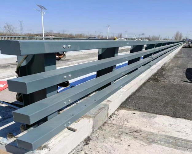 道路防撞護(hù)欄